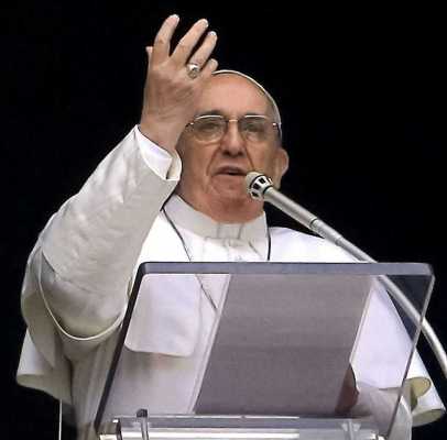 Papa conferma cardinale Vallini suo vicario a Roma